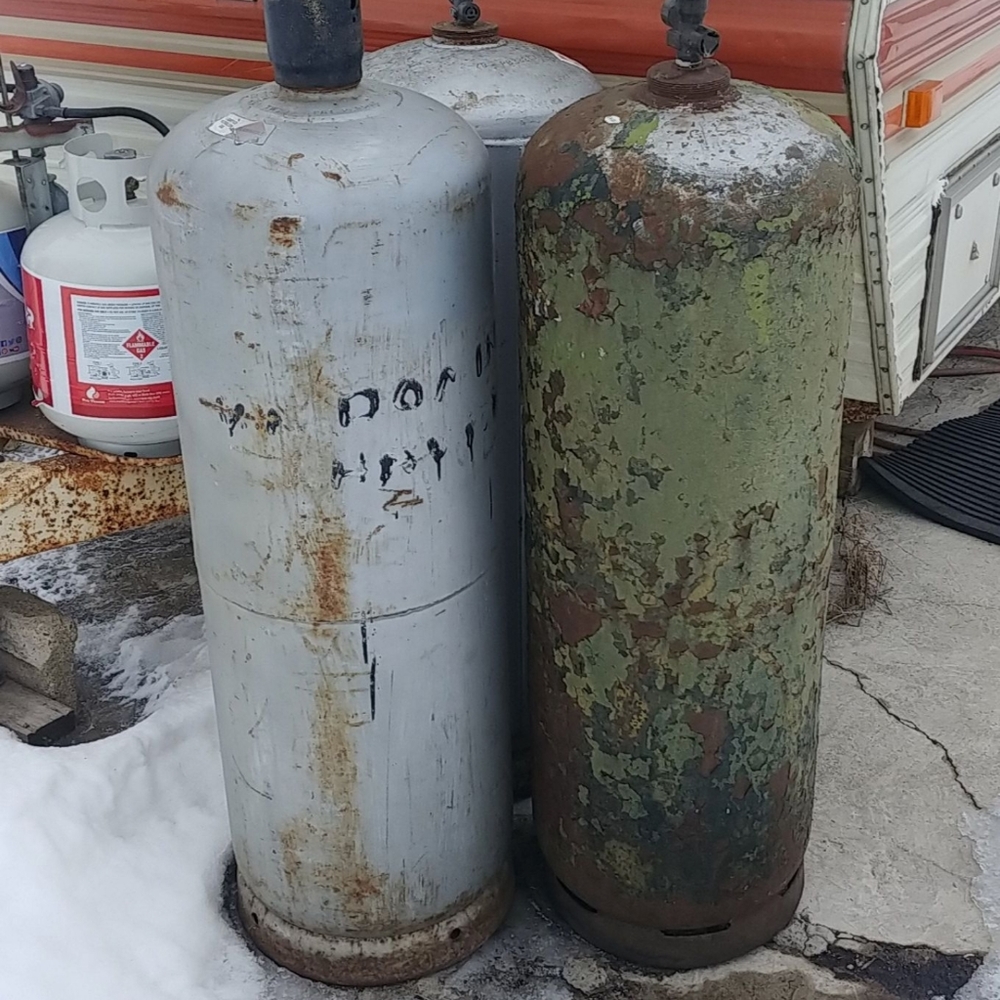 100 gallon propane tanks